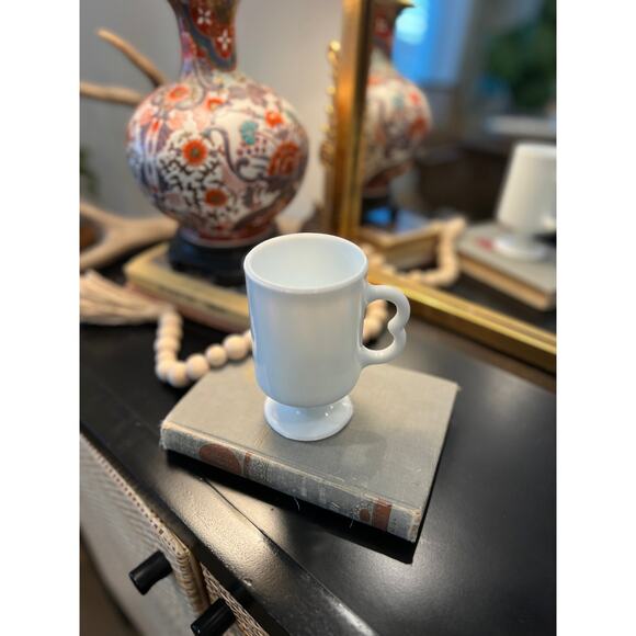 Milk glass mug - Picture 3 of 4